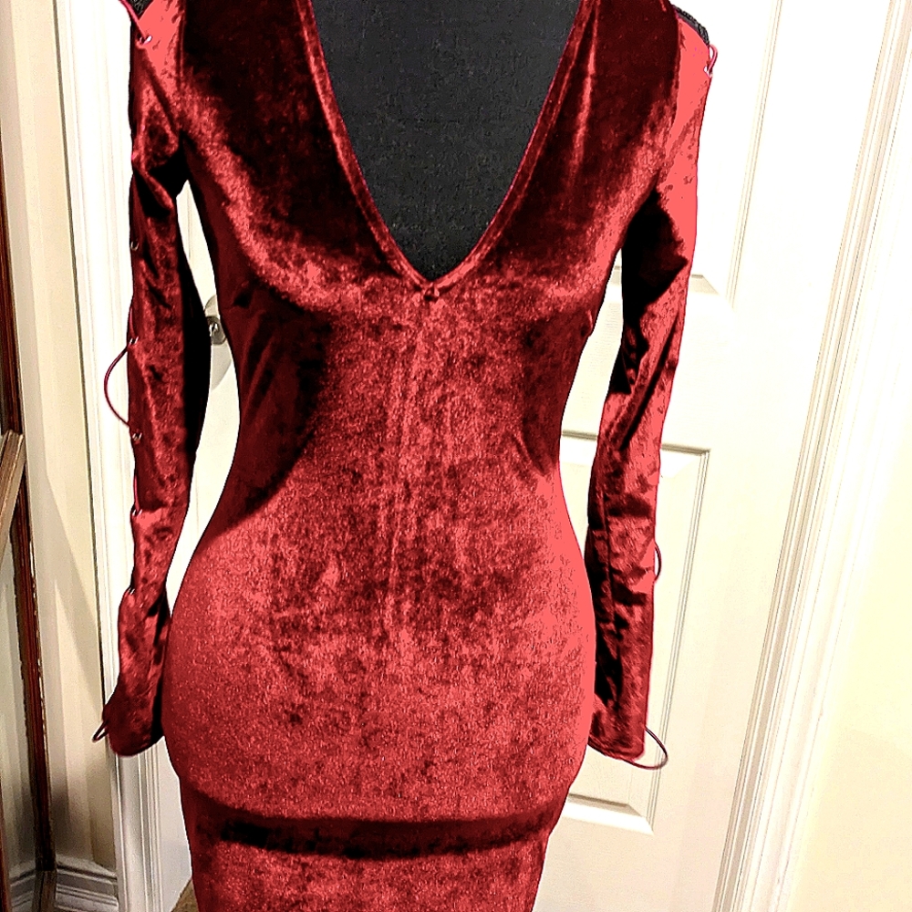 Yes, beautiful velvet burgundy dress